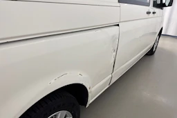 valkoinen Volkswagen Transporter 2010 kuva 30.