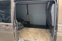 ruskea (beige) Volkswagen Transporter 2010 kuva 10.