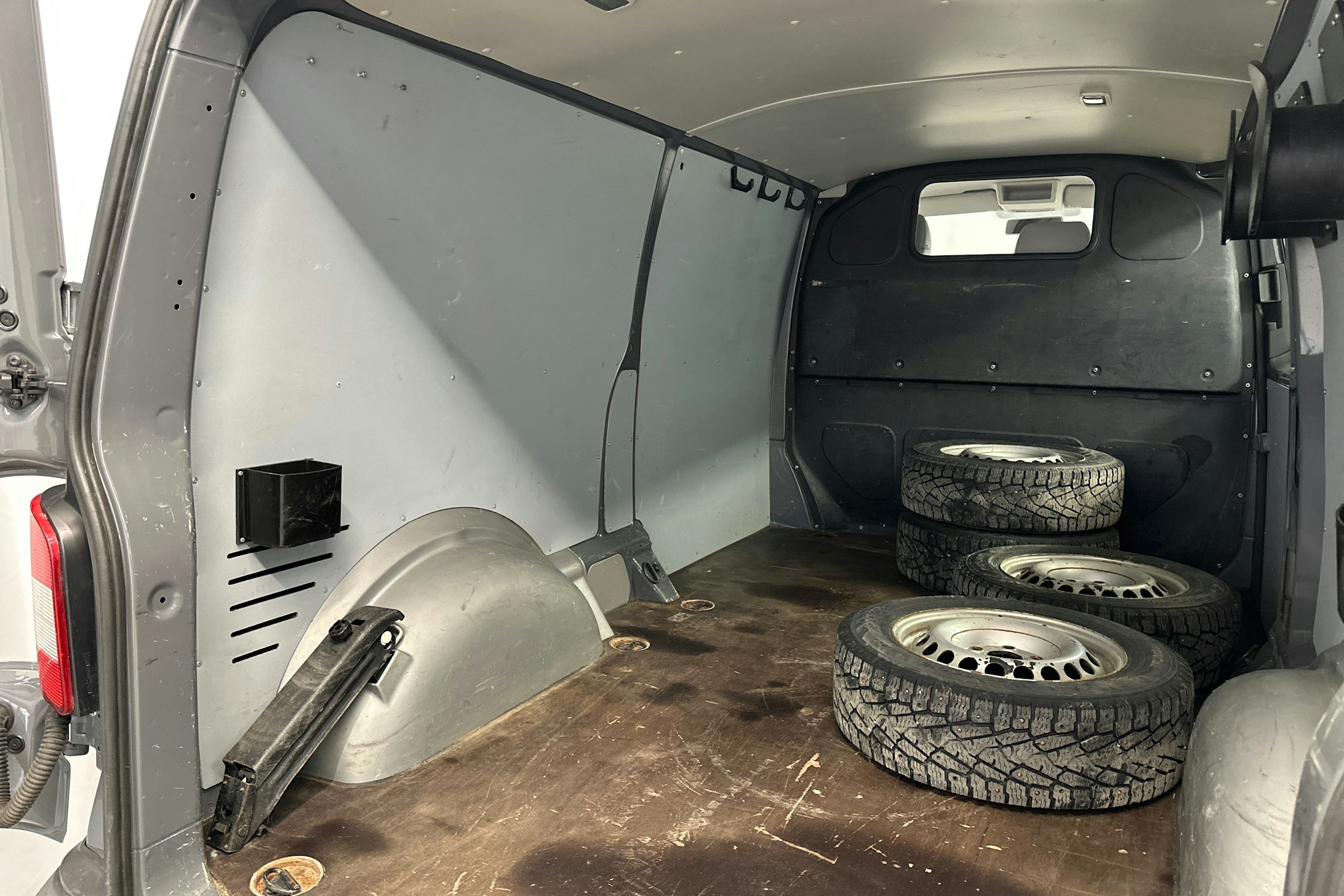 harmaa Volkswagen Transporter 2010 kuva 14.