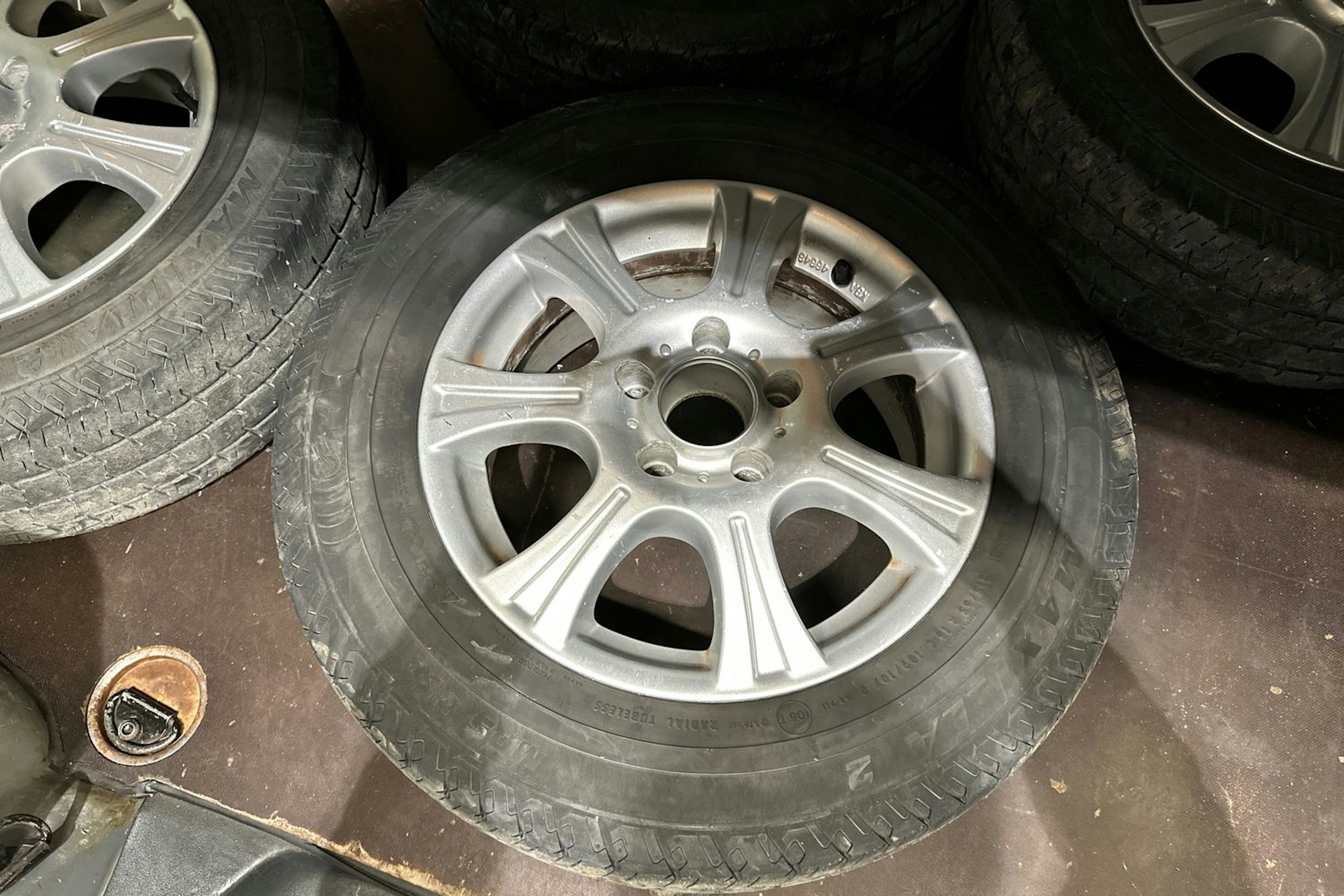 harmaa Volkswagen Transporter 2010 kuva 18.