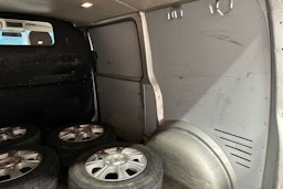 harmaa Volkswagen Transporter 2010 kuva 22.