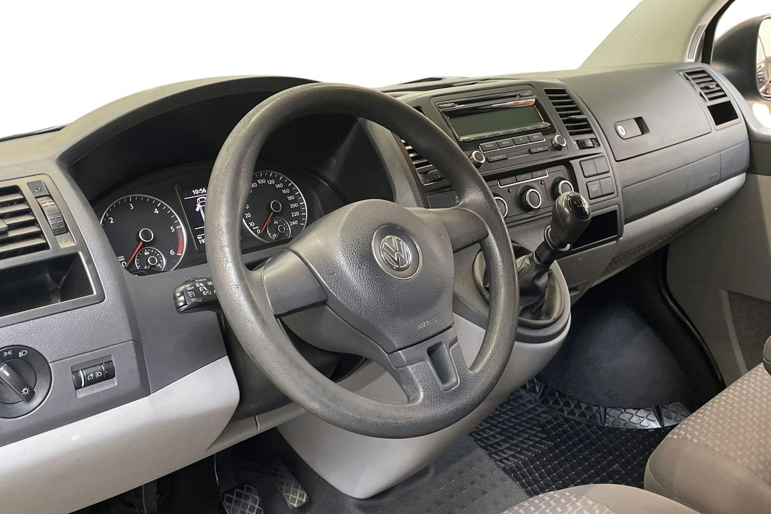 ruskea (beige) Volkswagen Transporter 2010 kuva 9.