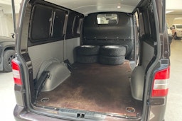 ruskea (beige) Volkswagen Transporter 2010 kuva 15.