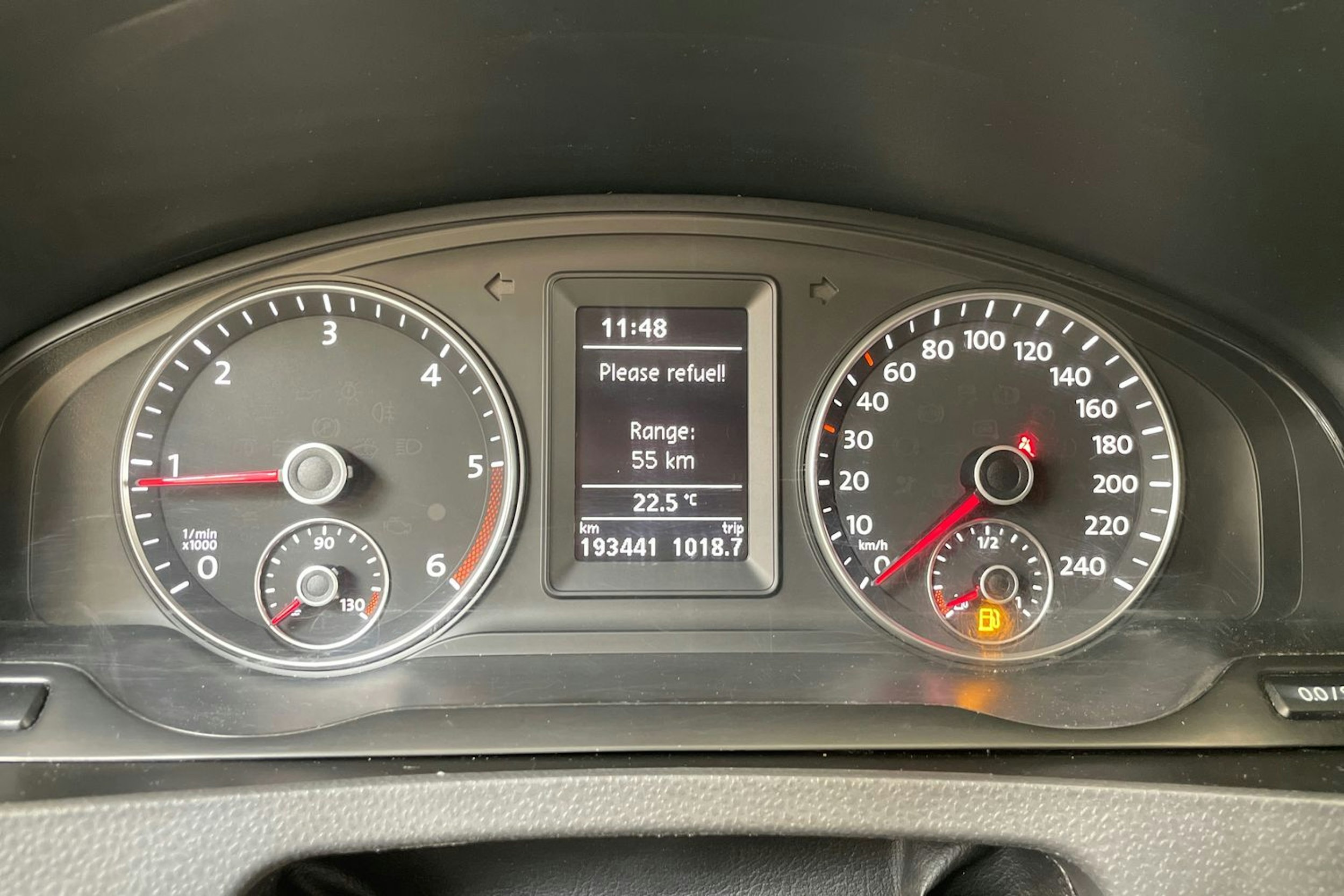 ruskea (beige) Volkswagen Transporter 2010 kuva 17.