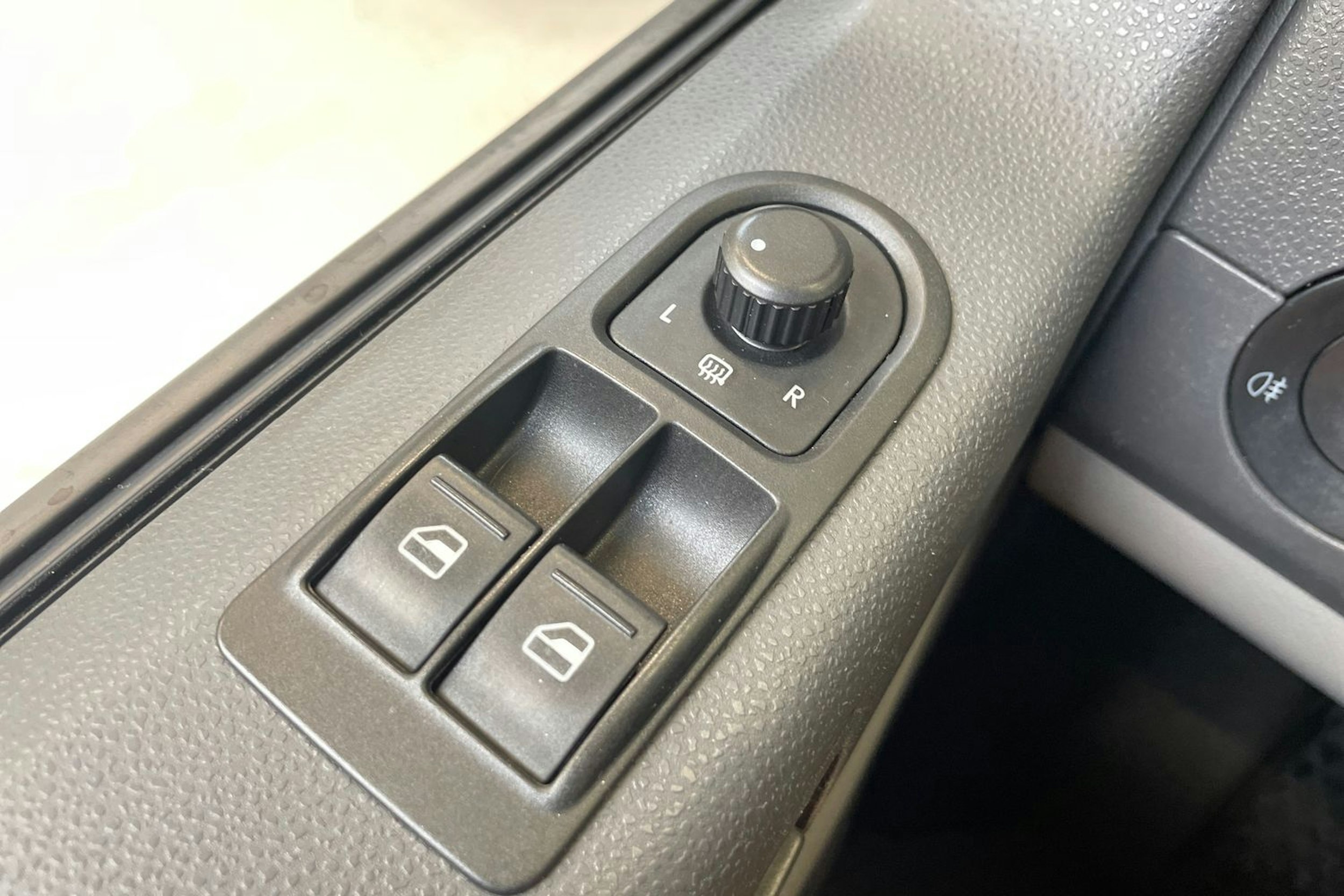 ruskea (beige) Volkswagen Transporter 2010 kuva 22.