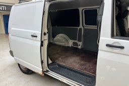 valkoinen Volkswagen Transporter 2010 kuva 12.