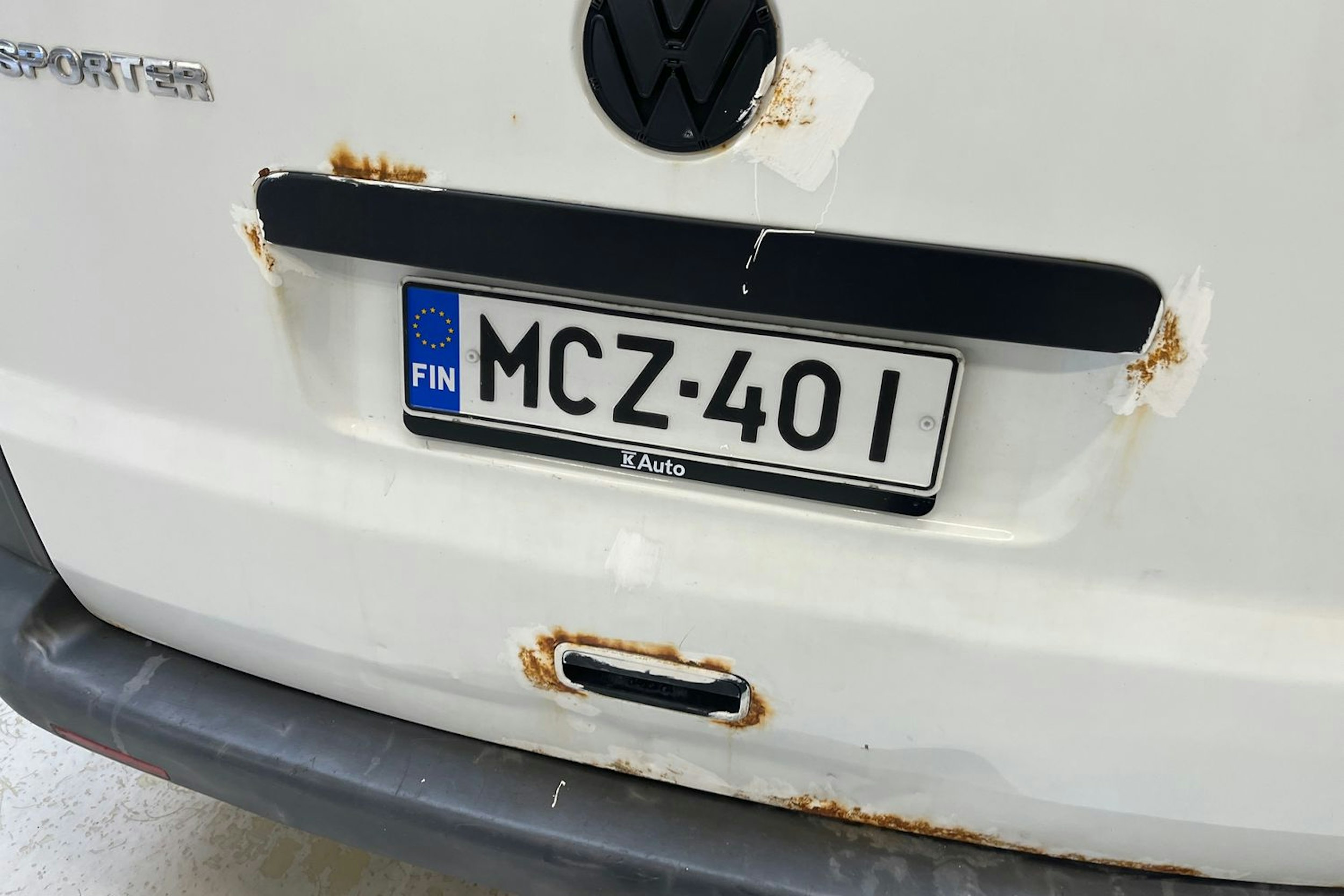 valkoinen Volkswagen Transporter 2010 kuva 29.