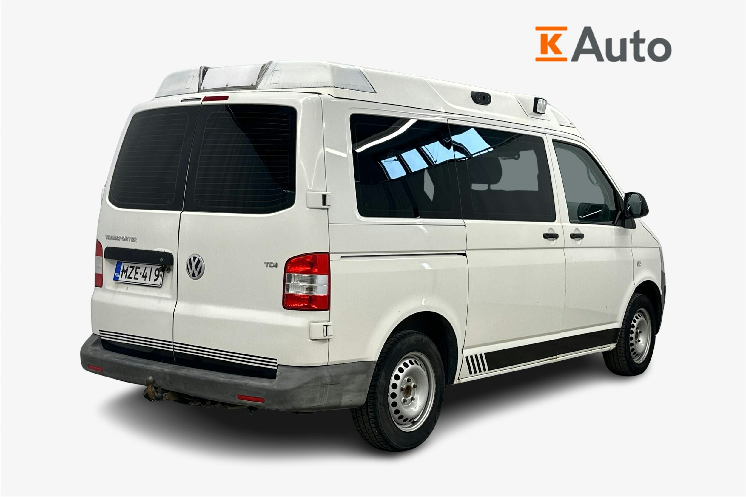 valkoinen Volkswagen Transporter 2010 kuva 2.