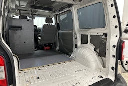 valkoinen Volkswagen Transporter 2010 kuva 12.