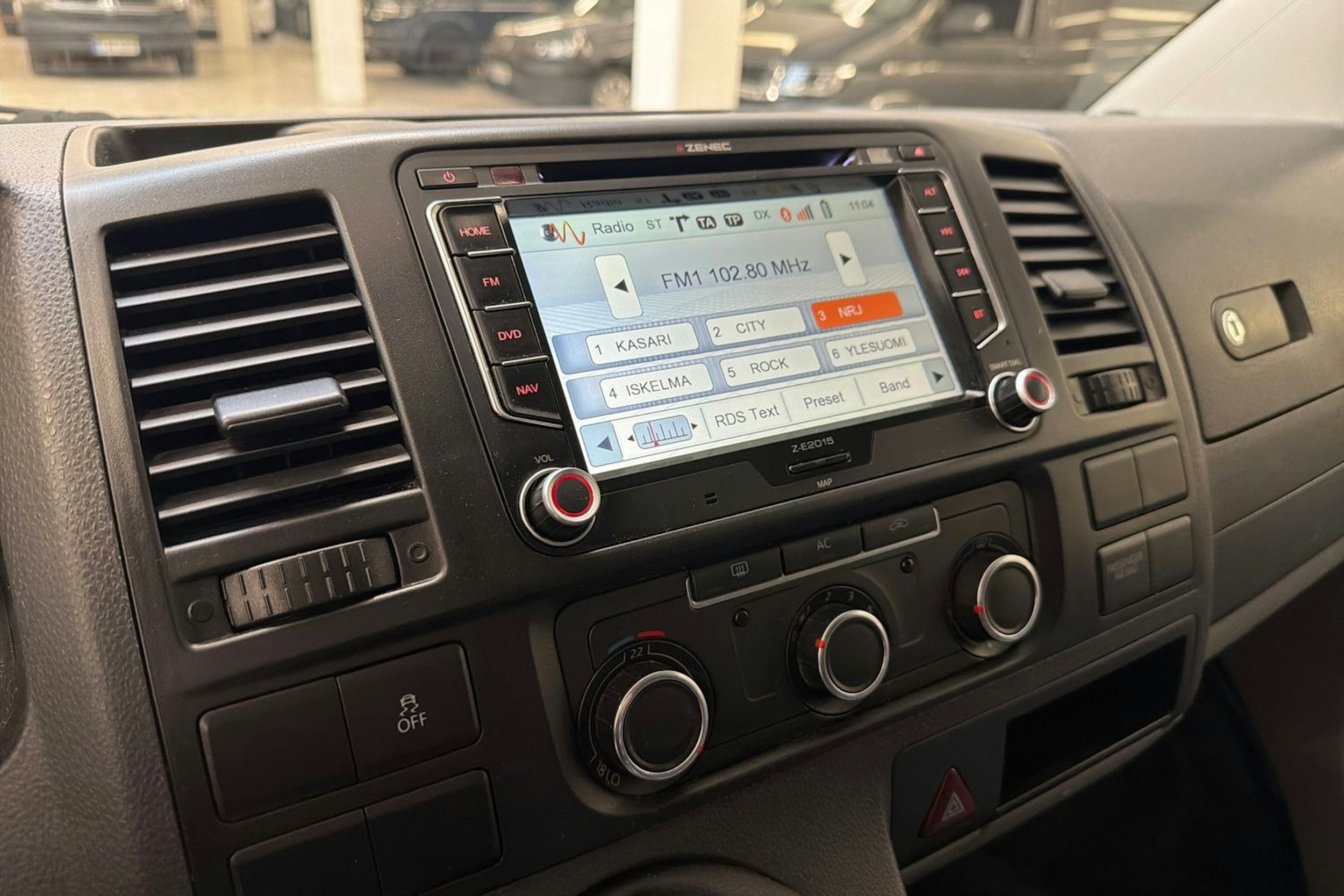 harmaa Volkswagen Transporter 2010 kuva 10.