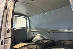 harmaa Volkswagen Transporter 2010 kuva 25.