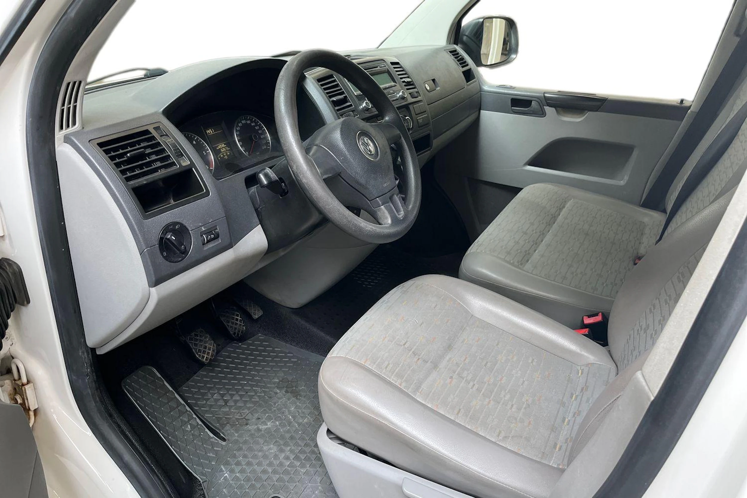 valkoinen Volkswagen Transporter 2010 kuva 8.