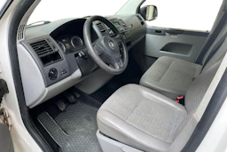 valkoinen Volkswagen Transporter 2010 kuva 8.
