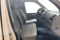 valkoinen Volkswagen Transporter 2010 kuva 11.