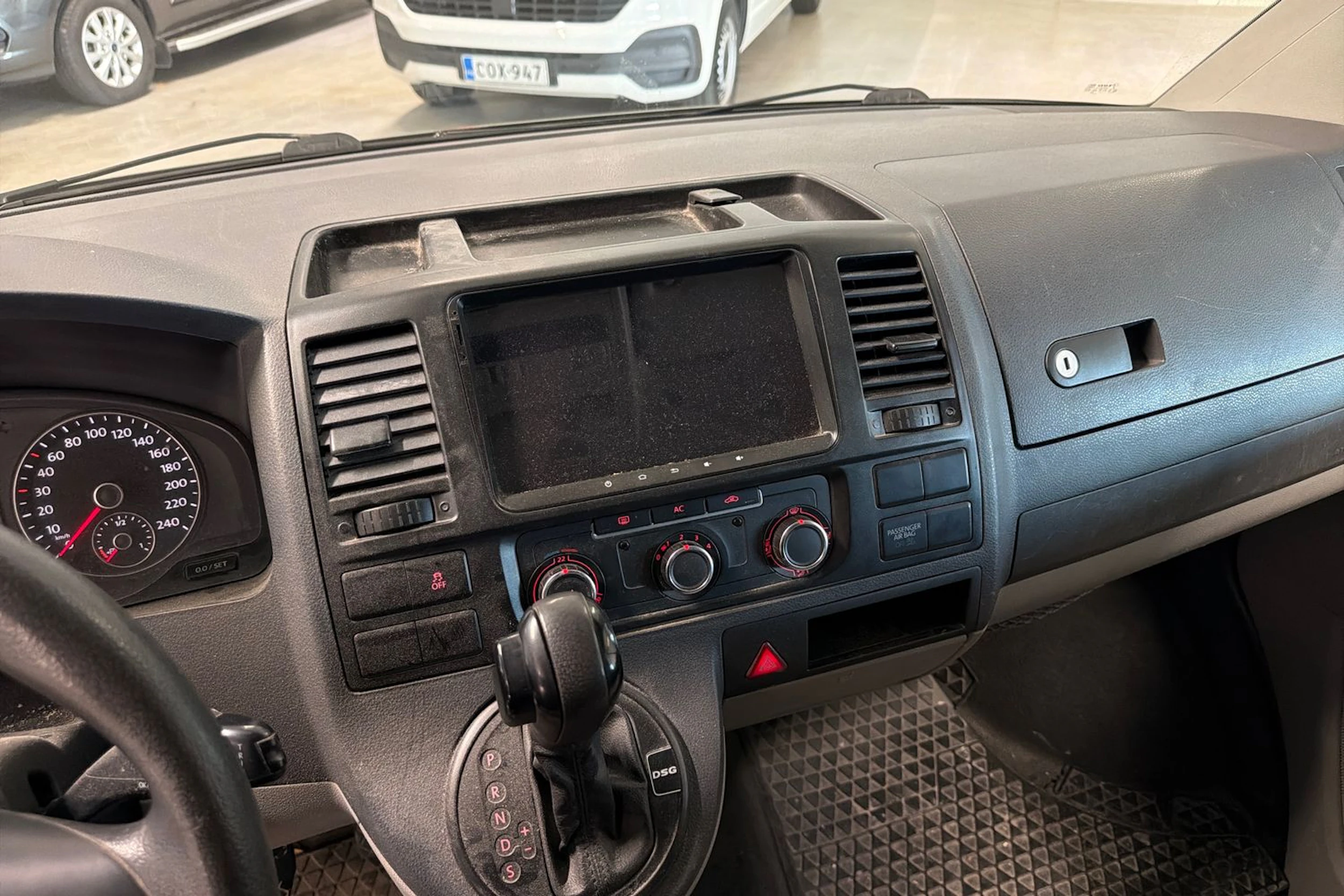 vihreä Volkswagen Transporter 2010 kuva 5.
