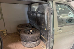 vihreä Volkswagen Transporter 2010 kuva 7.
