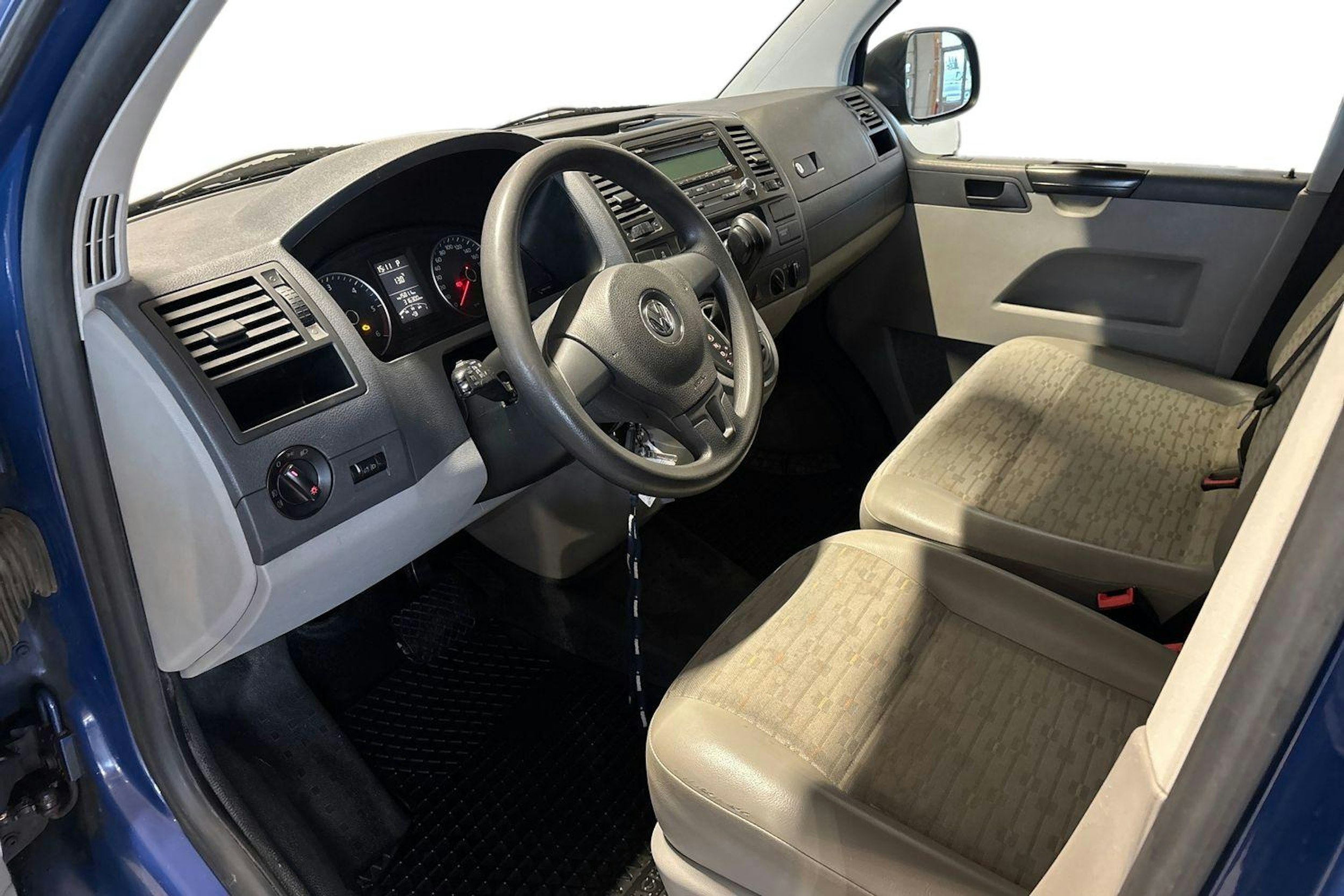 sininen Volkswagen Transporter 2010 kuva 8.