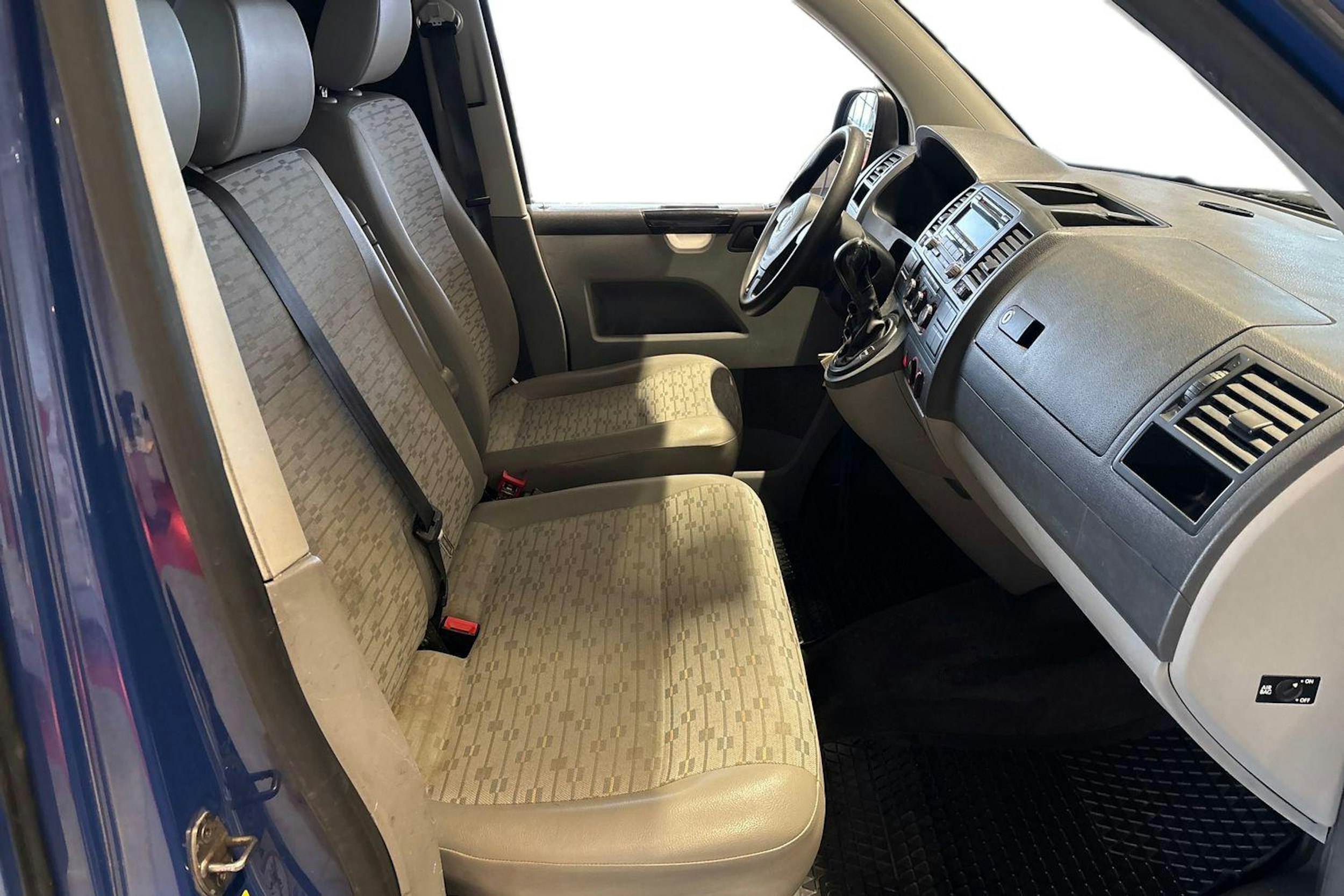 sininen Volkswagen Transporter 2010 kuva 11.