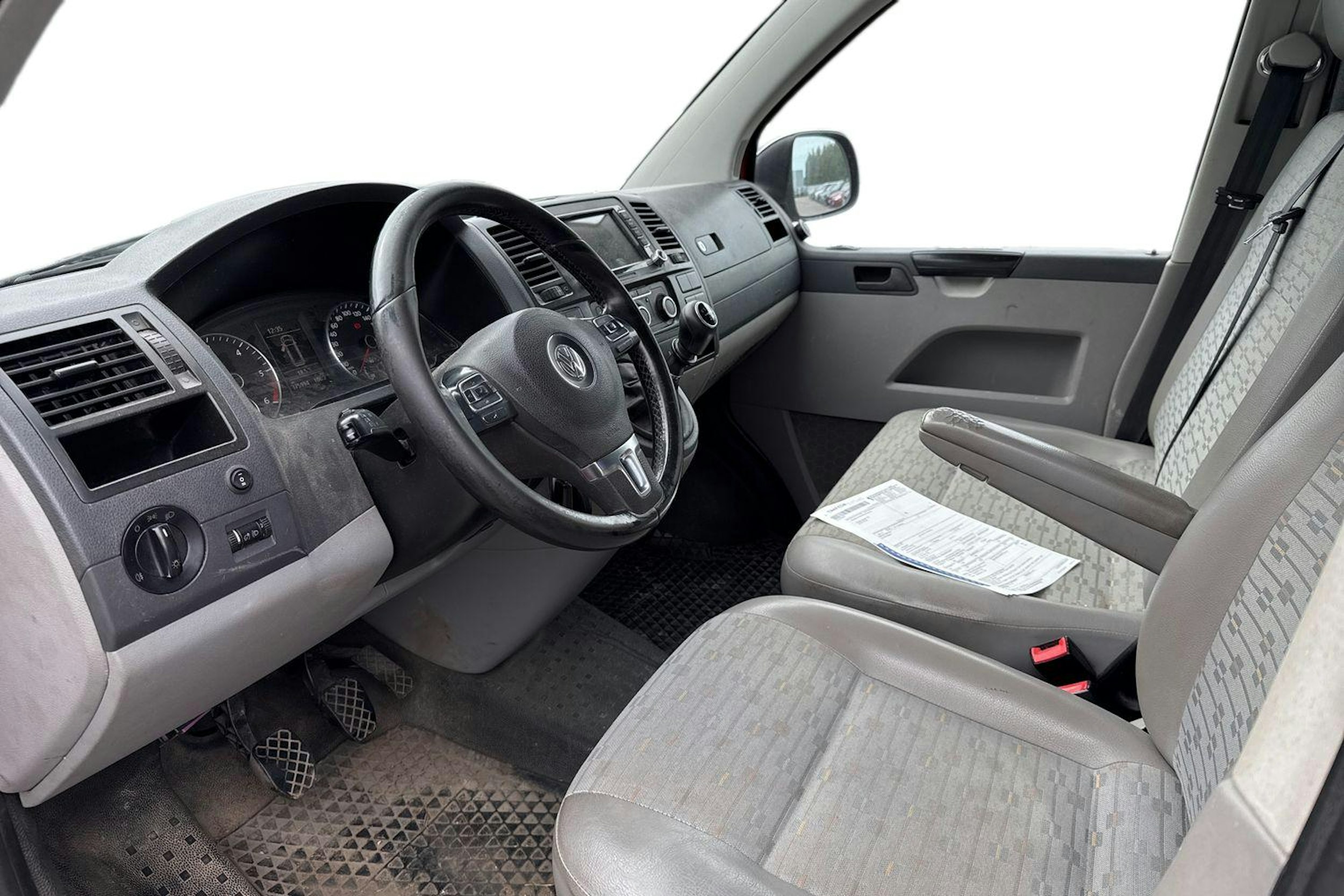 punainen Volkswagen Transporter 2010 kuva 3.