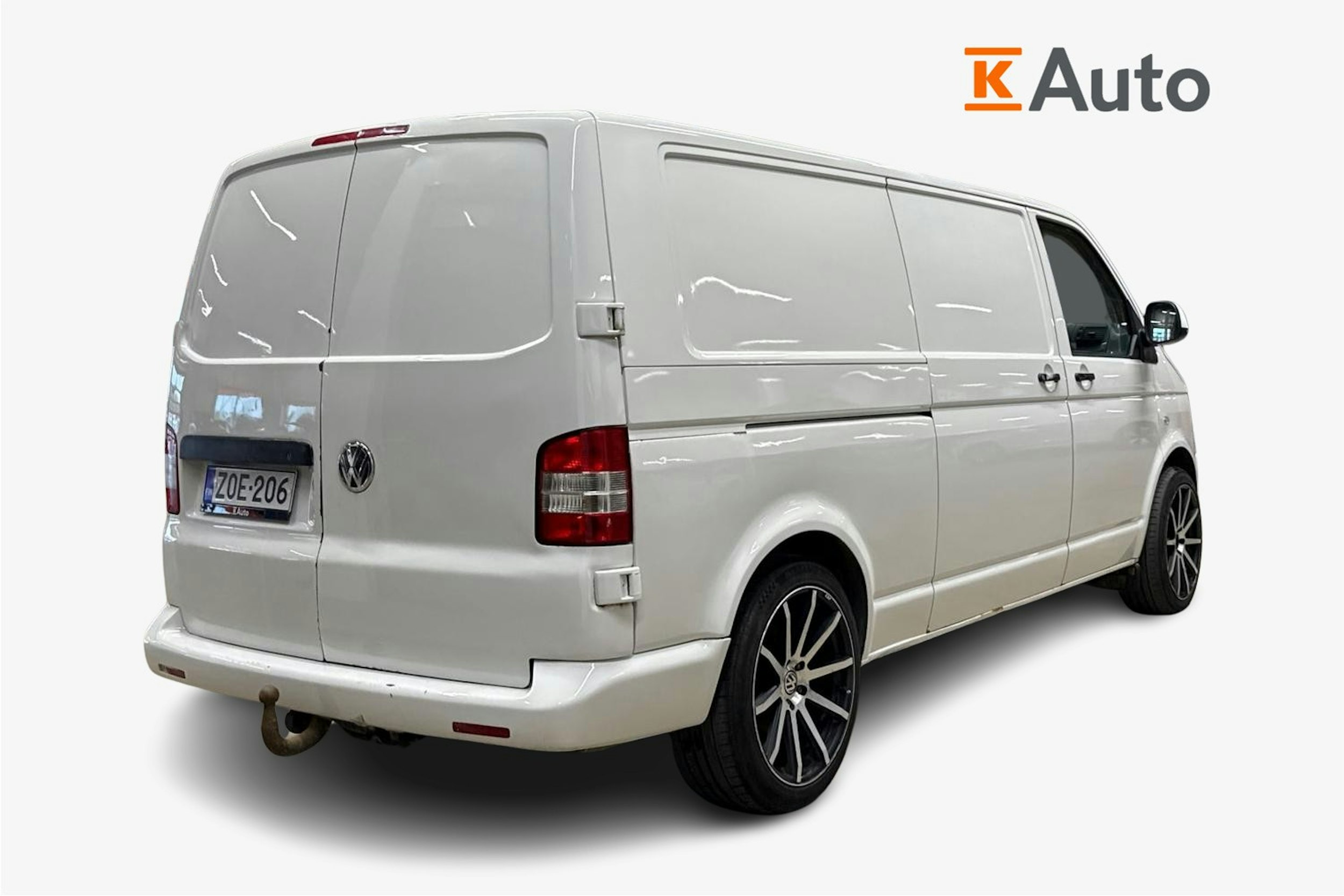 valkoinen Volkswagen Transporter 2010 kuva 2.