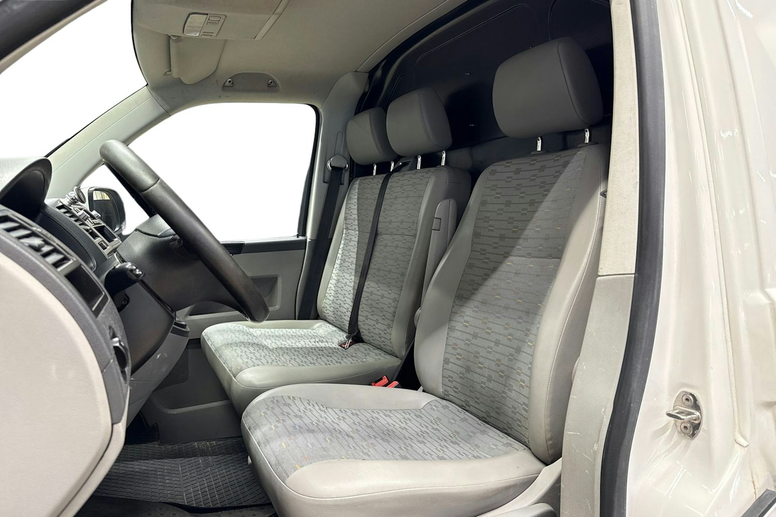 valkoinen Volkswagen Transporter 2010 kuva 7.