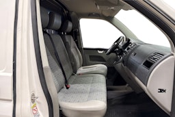 valkoinen Volkswagen Transporter 2010 kuva 10.