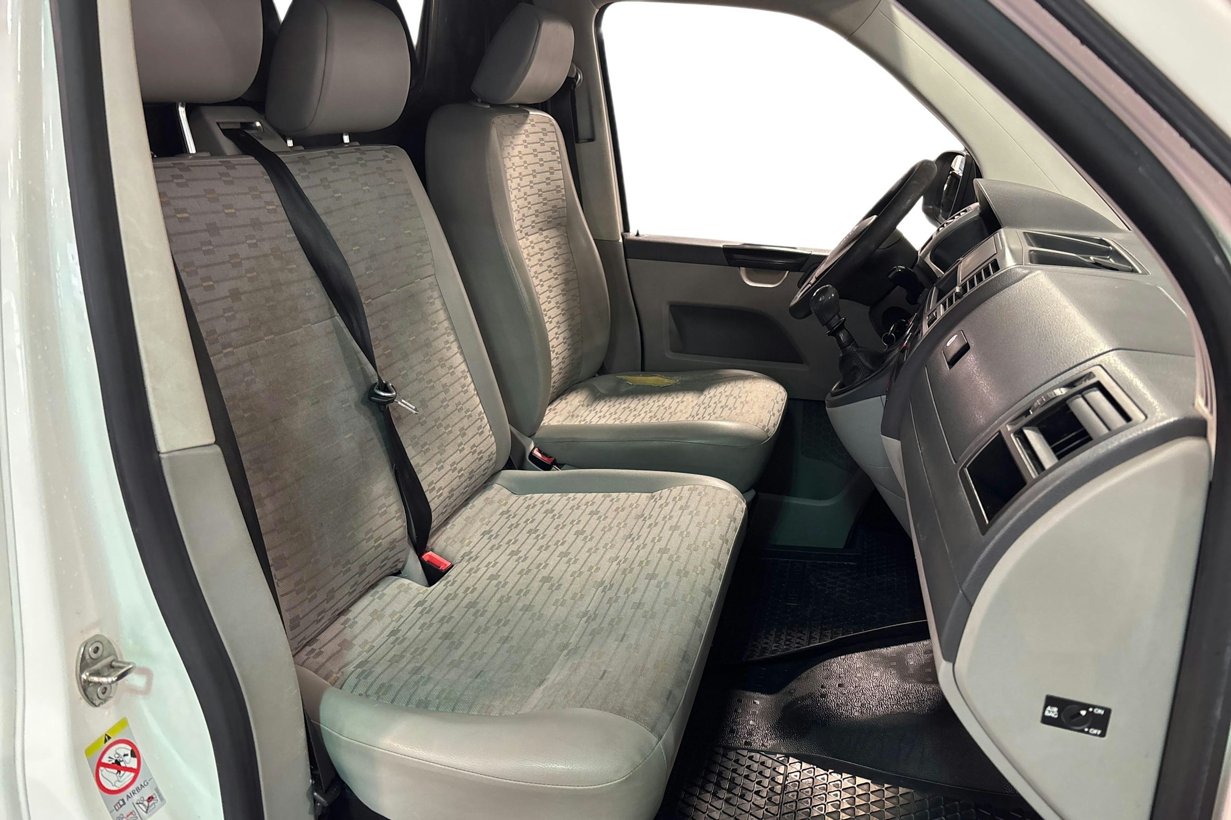 valkoinen Volkswagen Transporter 2011 kuva 11.