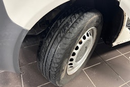 valkoinen Volkswagen Transporter 2011 kuva 20.