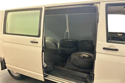 valkoinen Volkswagen Transporter 2011 kuva 12.