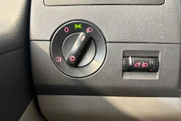 valkoinen Volkswagen Transporter 2011 kuva 15.