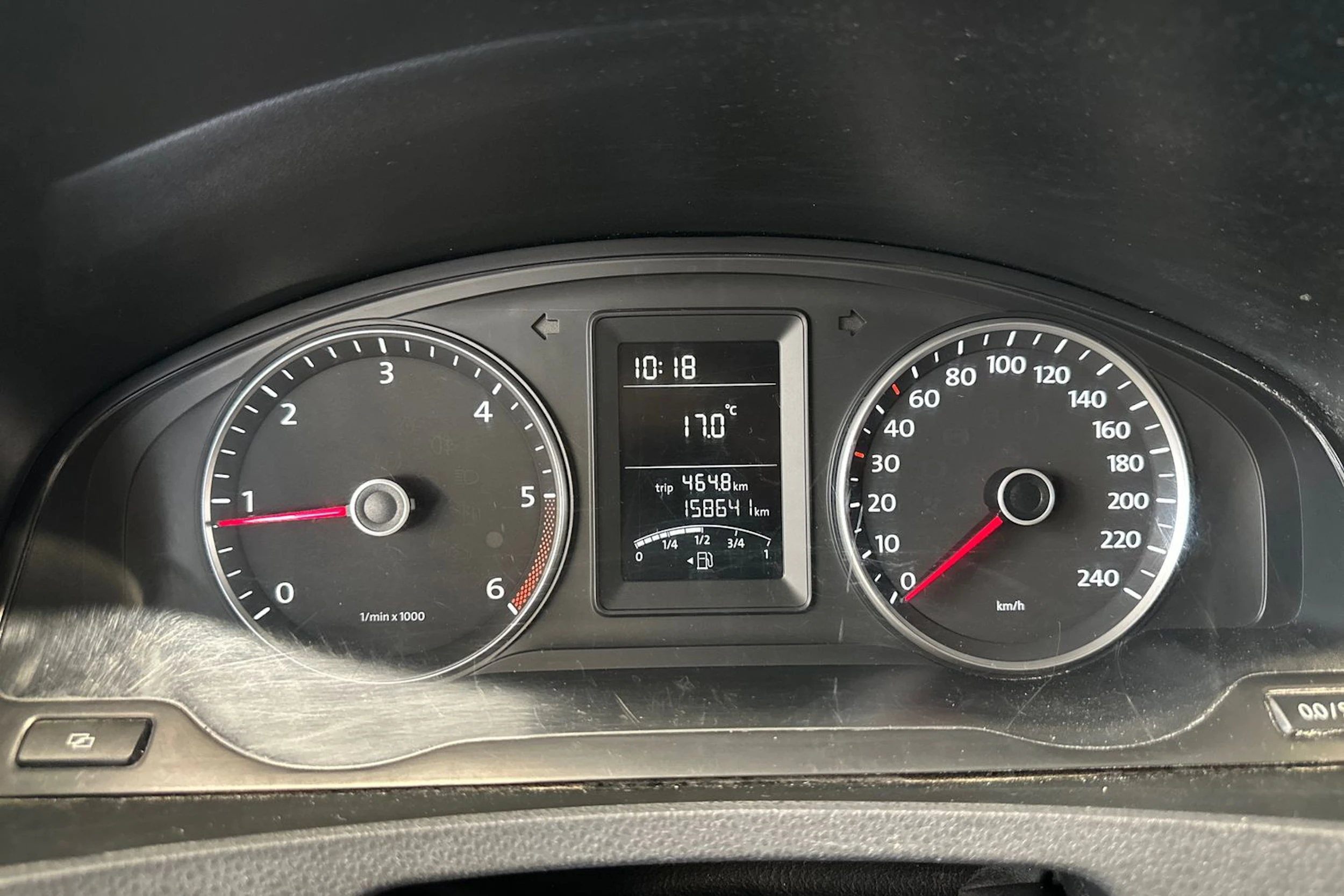 valkoinen Volkswagen Transporter 2011 kuva 16.