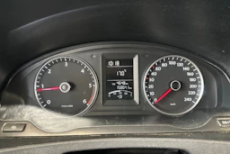 valkoinen Volkswagen Transporter 2011 kuva 16.