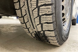 valkoinen Volkswagen Transporter 2011 kuva 10.