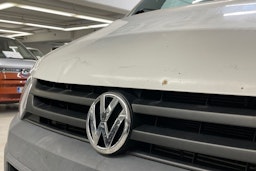 valkoinen Volkswagen Transporter 2011 kuva 19.