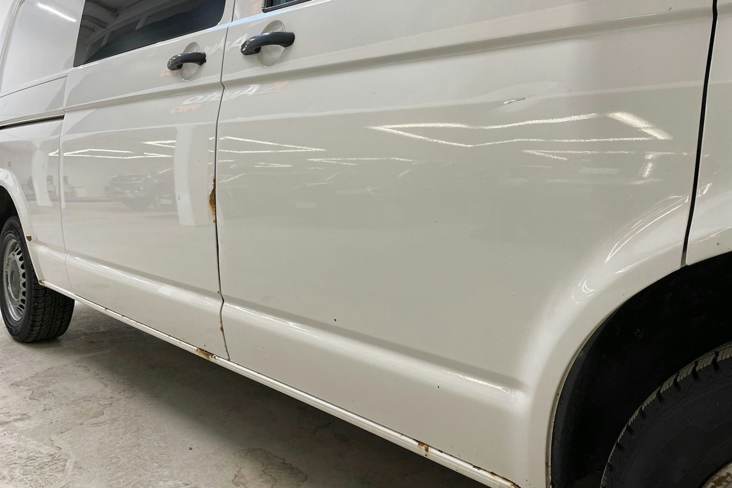 valkoinen Volkswagen Transporter 2011 kuva 21.