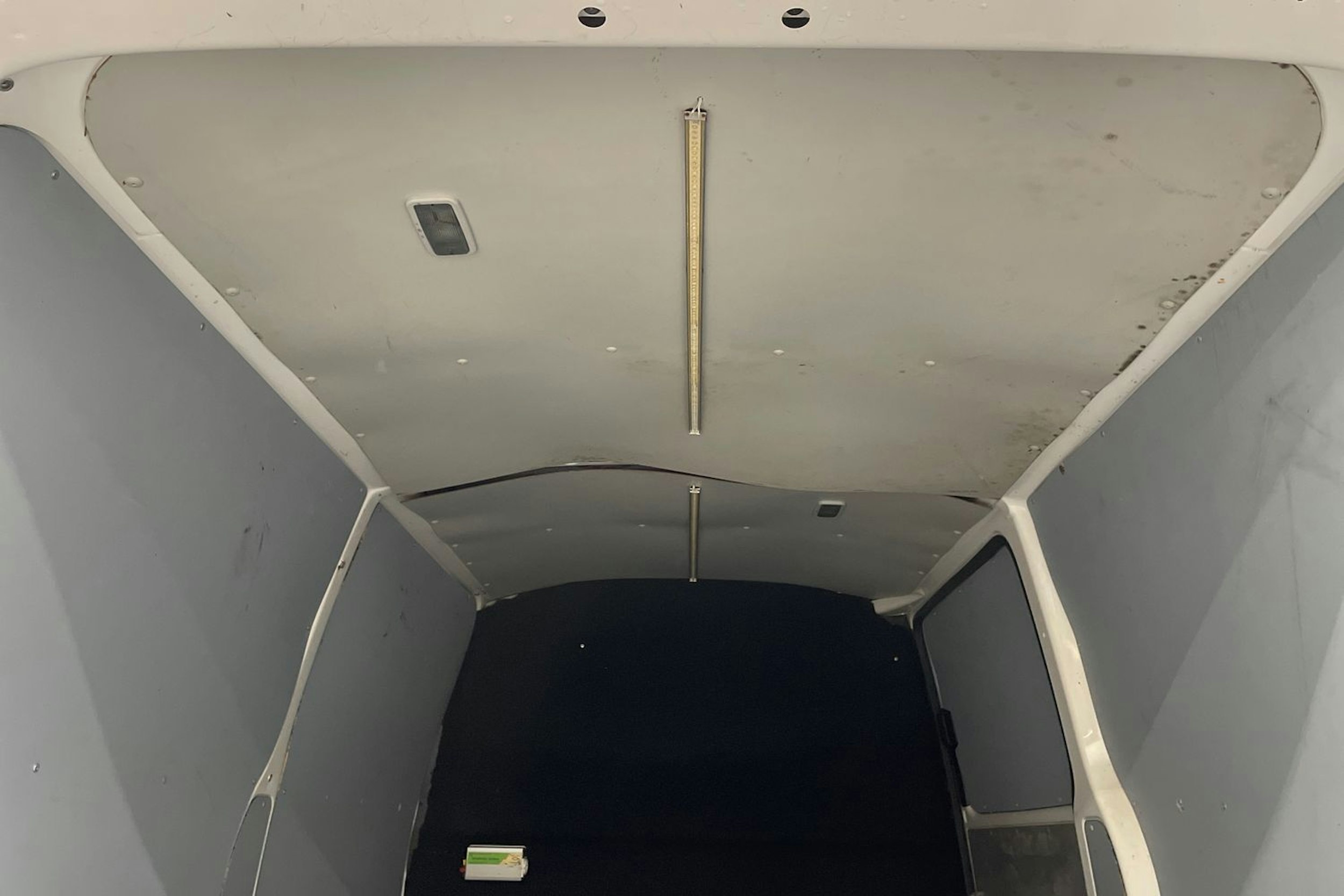 valkoinen Volkswagen Transporter 2011 kuva 26.