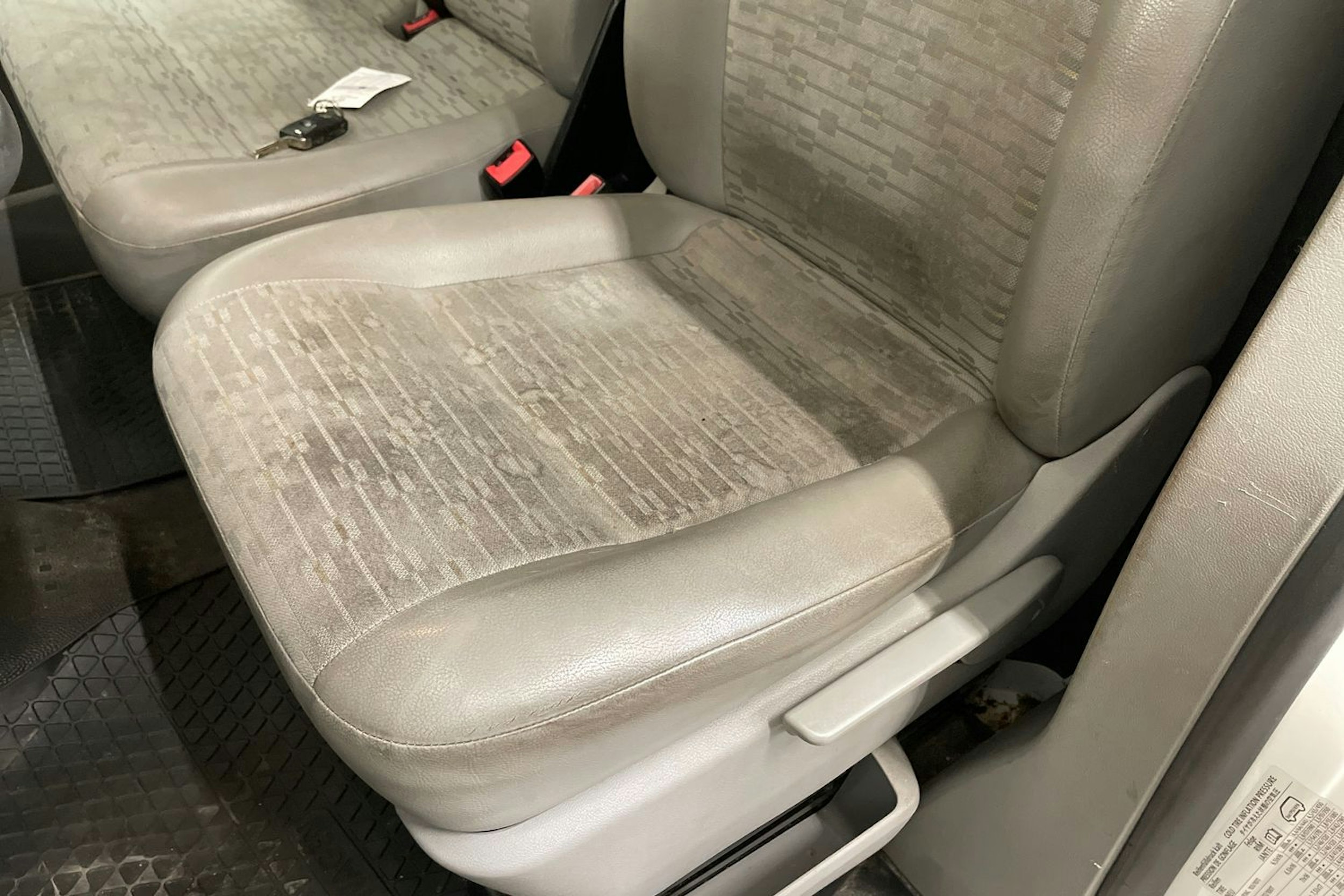 valkoinen Volkswagen Transporter 2011 kuva 29.