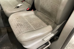 valkoinen Volkswagen Transporter 2011 kuva 29.