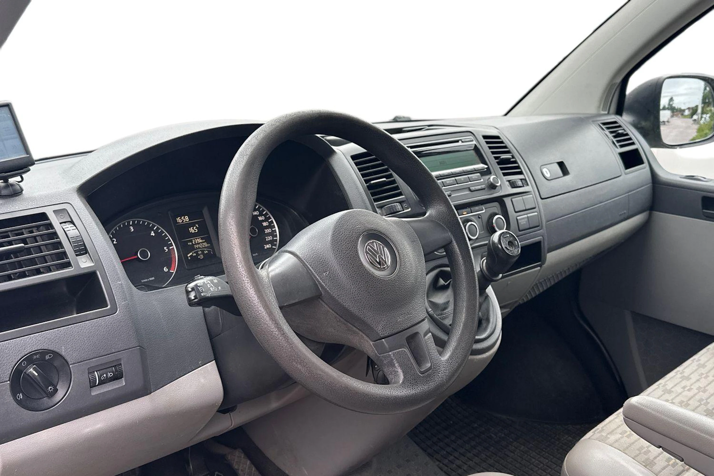 valkoinen Volkswagen Transporter 2011 kuva 3.
