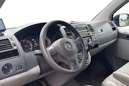 valkoinen Volkswagen Transporter 2011 kuva 3.