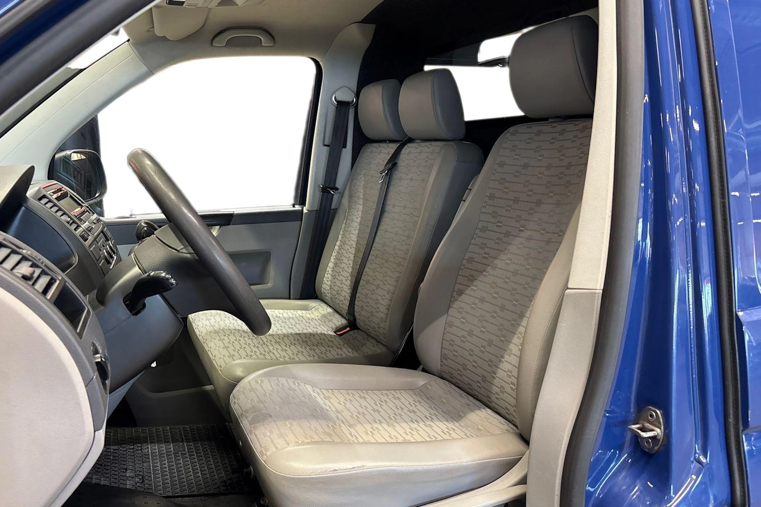 sininen Volkswagen Transporter 2011 kuva 6.