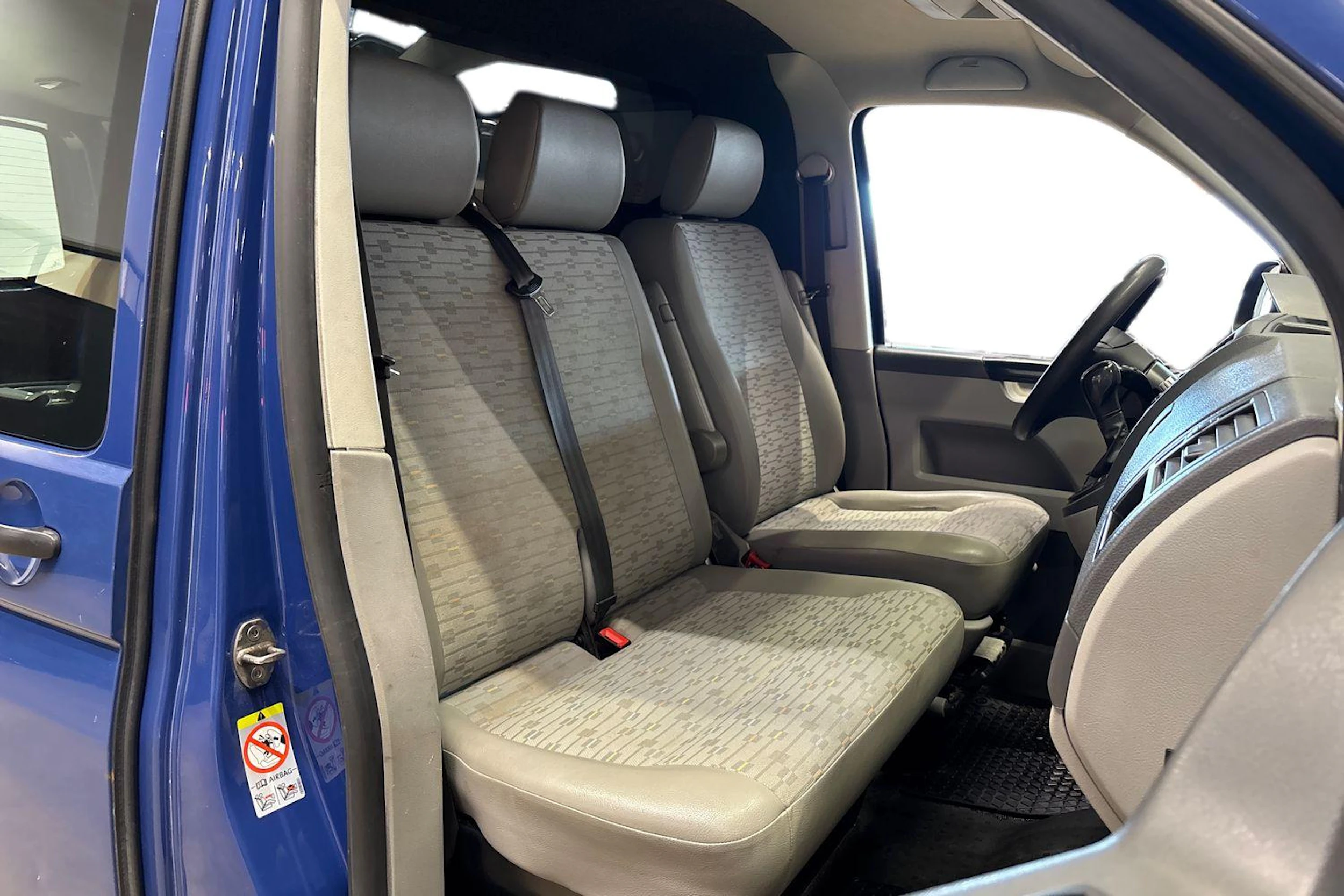 sininen Volkswagen Transporter 2011 kuva 8.