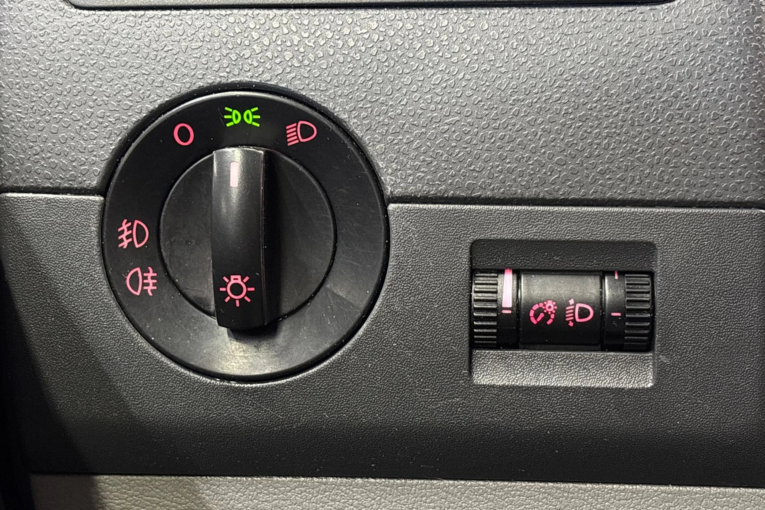 sininen Volkswagen Transporter 2011 kuva 11.