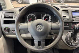 sininen Volkswagen Transporter 2011 kuva 13.