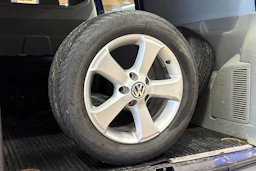 sininen Volkswagen Transporter 2011 kuva 27.