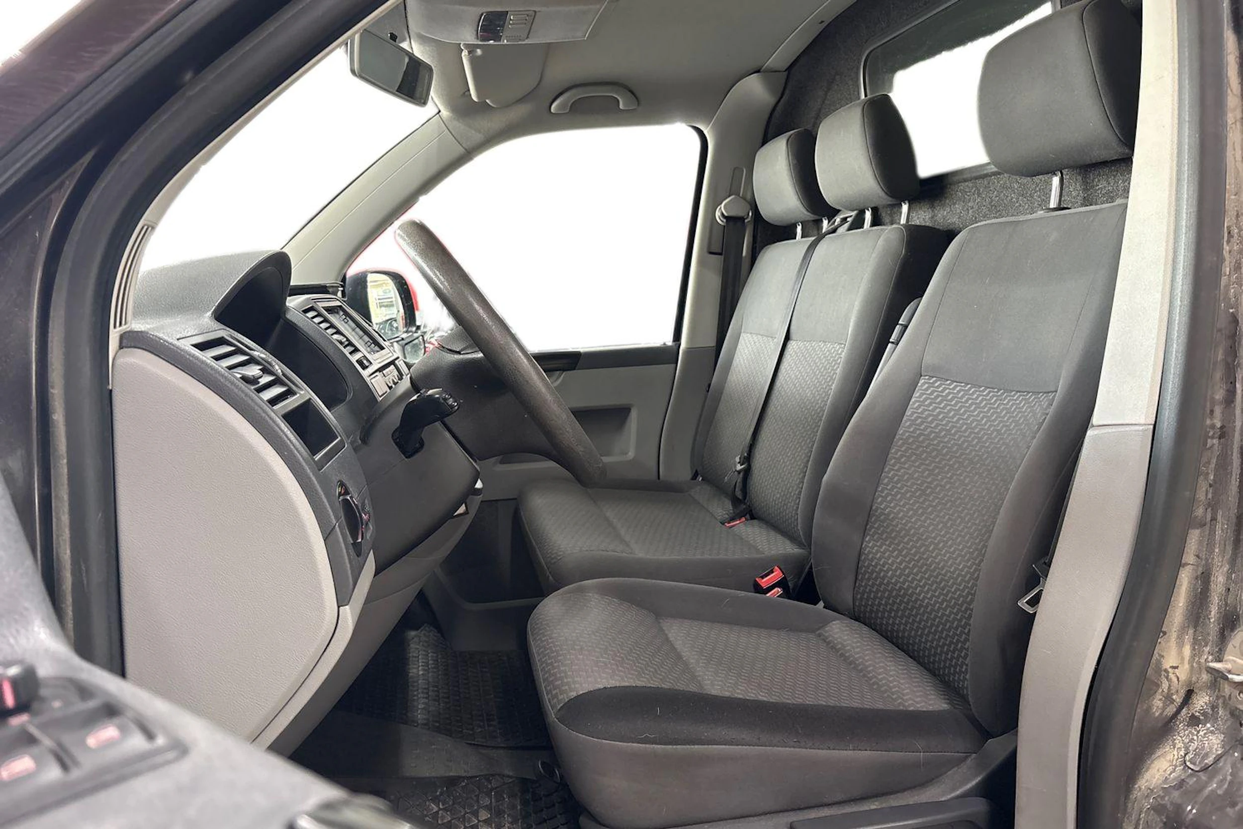 Ruskea (beige) Volkswagen TRANSPORTER 2011 kuva 9.