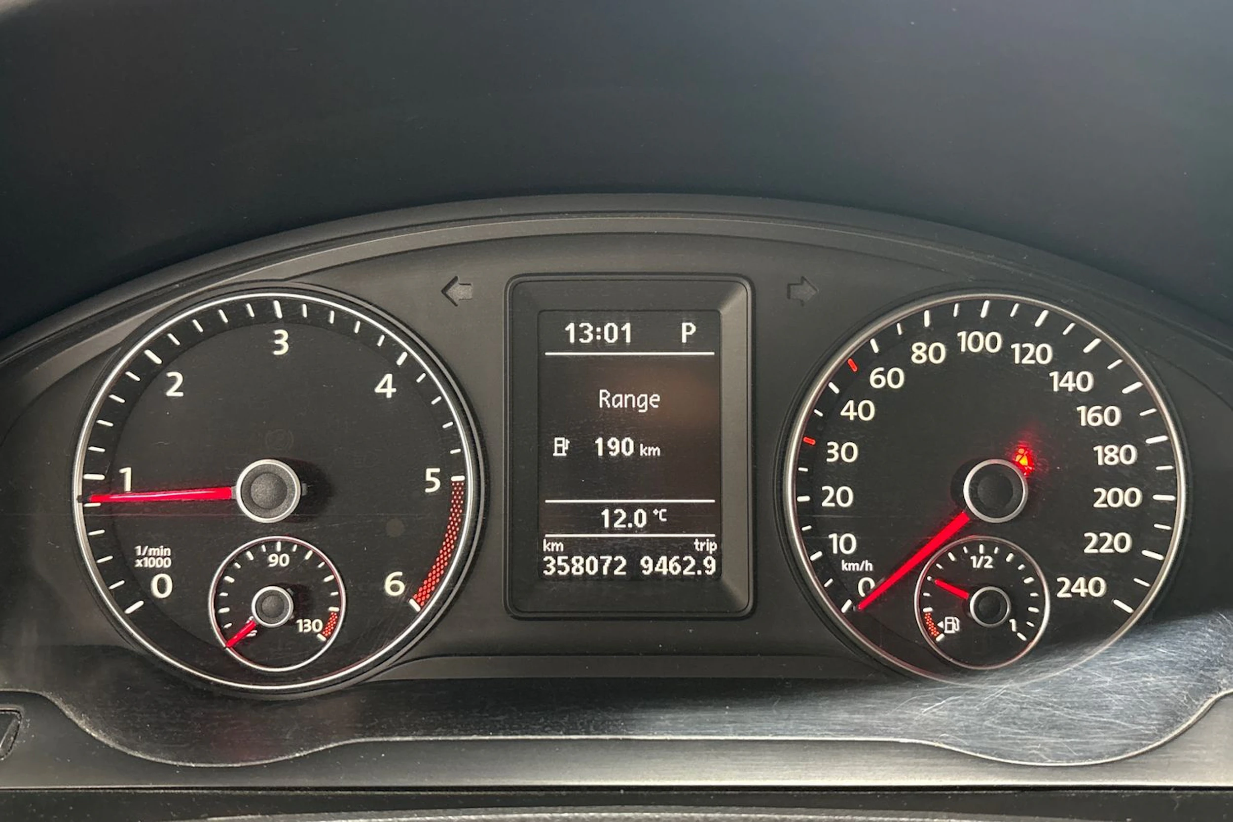 Ruskea (beige) Volkswagen TRANSPORTER 2011 kuva 14.