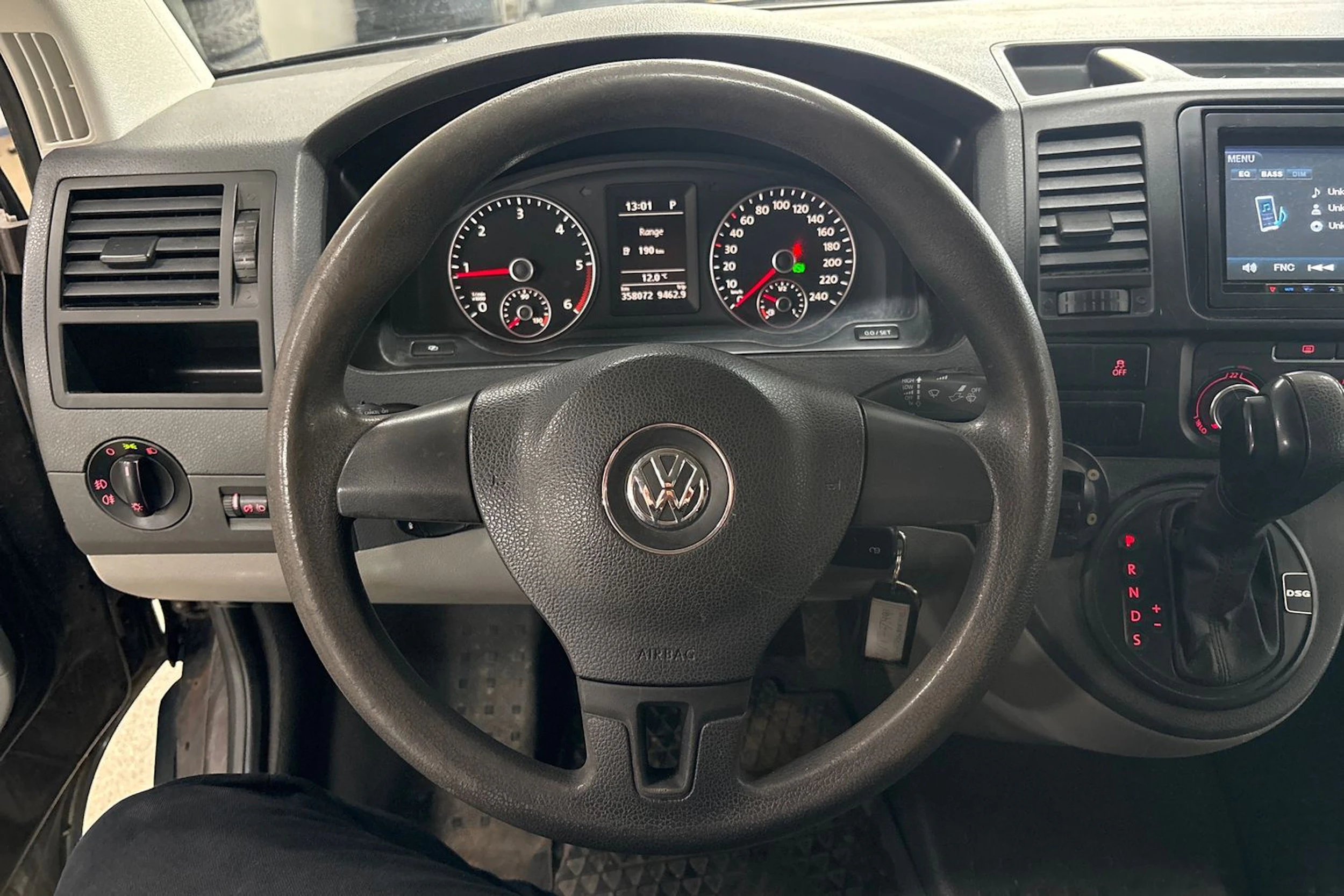 Ruskea (beige) Volkswagen TRANSPORTER 2011 kuva 15.
