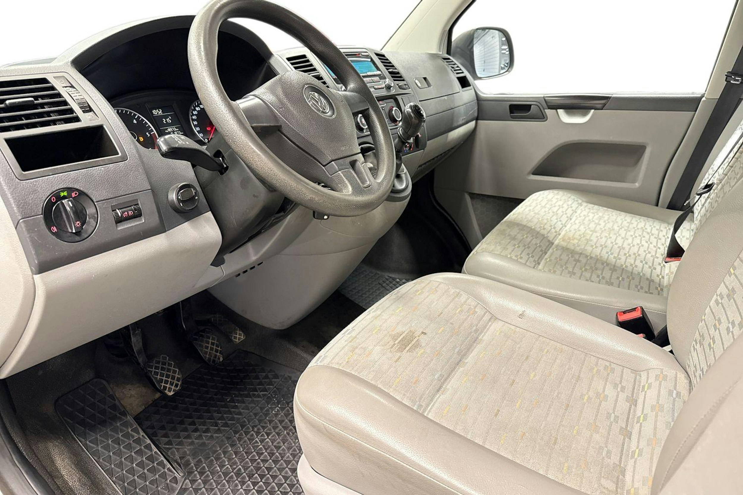 valkoinen Volkswagen Transporter 2011 kuva 7.