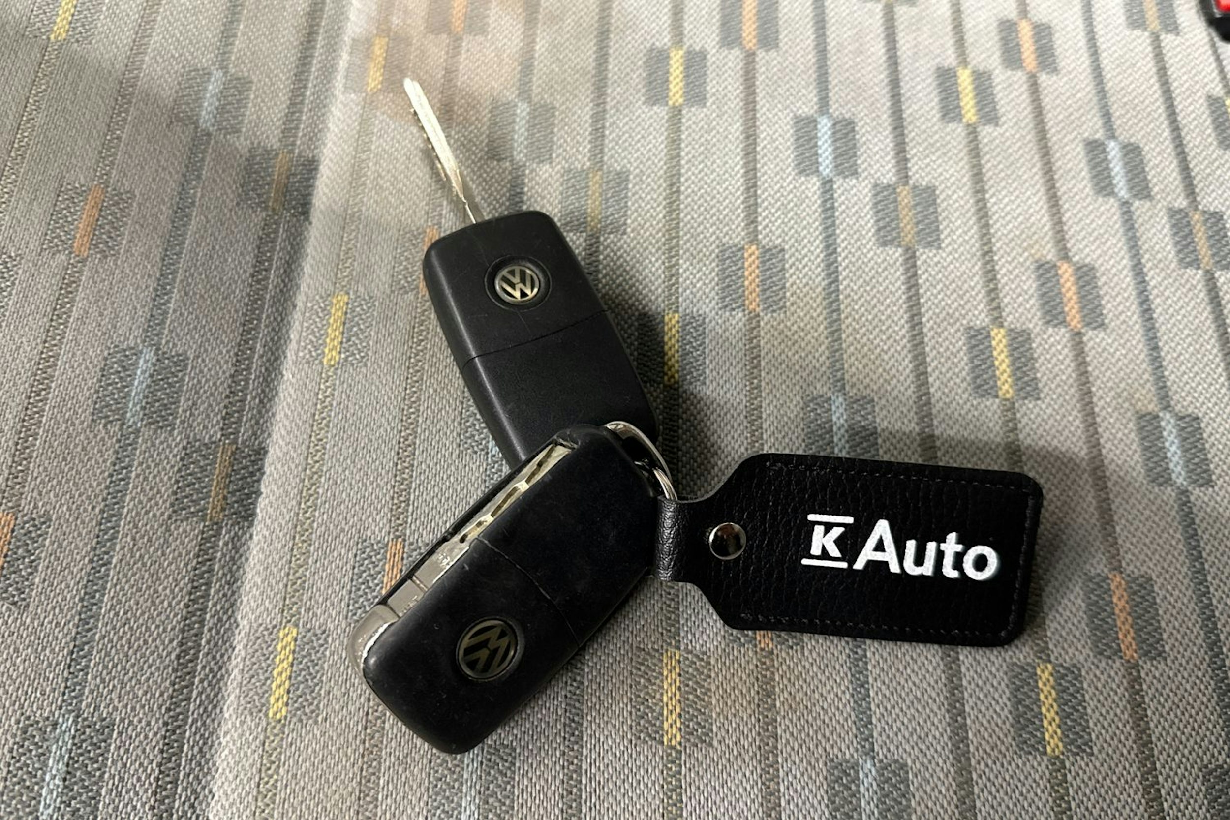 valkoinen Volkswagen Transporter 2011 kuva 24.